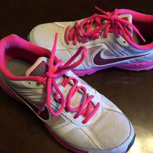 Women’s Nike shoes